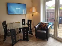 Caspian House (4 Bedrooms) - Serviced Accommodation Hotels in Grimsby