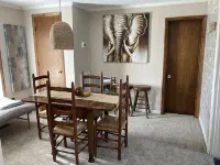 Updated bungalow with screened in porch  in rear. Hotels in Winterville