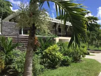 Pretty Creole villa with private pool 3 minutes from the beach 住宿飯店