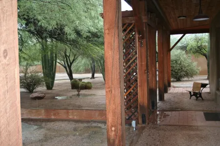 Jack Sparrow - Custom Casita Desert Hideaway with Beautiful Views Отели рядом с достопримечательностью «Уисперинг Уинд»