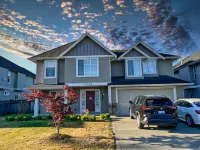Private room and bath w/ private entry Hotels in Mission