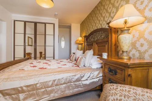 The Hawk & Buckle Inn Hotel di Llannefydd