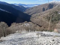 Small rustic dream in a quiet location with a view of the mountains