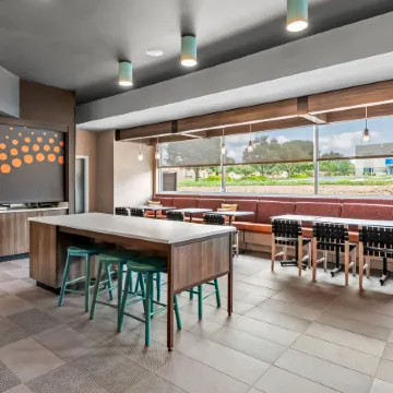 Tru by Hilton Kansas City Airport