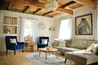 Little White Farmhouse in Sister Bay Hotels in Liberty Grove