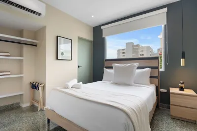 #4 - Charming Spanish Colonial Apartment - Miramar Hotels in Miramar
