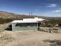 Midcentury homestead with stunning views between Palms Springs and Joshua Tree