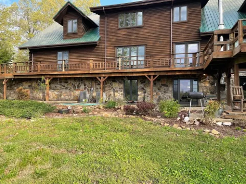 Escape to your mountain retreat, minutes from Buffalo National River
