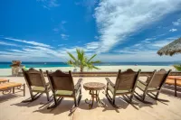 Beachfront Estate Sleeps 12! Walk Everywhere in Los Barriles with Pool & Spa