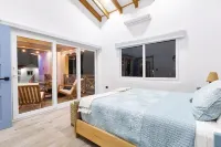 Spectacular oceanfront home