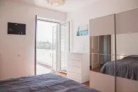 ROME - Spacious apartment in villa with pool and barbecue, 1km from the sea Hotels in Ortona