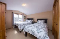 Large 3 bedroom ski in retreat with hot tub