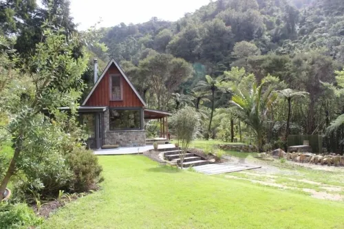 Idyllic river side retreat