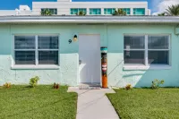 RIVERFRONT community in COCOA BEACH with short  walk to the beach!! Hôtels à proximité de : World of Beer