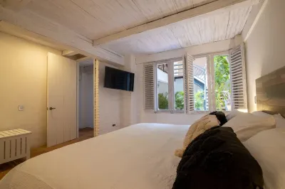 Beautiful 5 Bedroom House w/Pool in Walled City Các khách sạn ở 