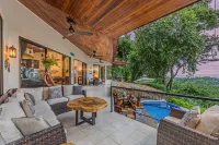 Pacifica- Spectacular Views, On-site Staff, Gated Community-Paved Road Access Hotels in Savegre