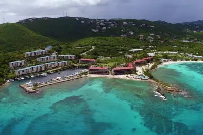 On the Water with Style, 5 minute walk to Beach along the Marina Hotels in 
