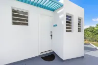 Newly Renovated apartment with swimming pool and ocean view #3