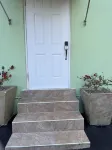 The Hideaway cozy , centrally located apartment 3 minutes from town center