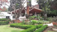 El Studio at Bule Villas. Solar heated pool, WiFi, AC, & fitness room, Oaxaca.