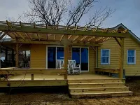 Bella Vista - Waterfront Getaway, Kayaks, fishing & Close to Topsail Beaches! Hotels in Stump Sound