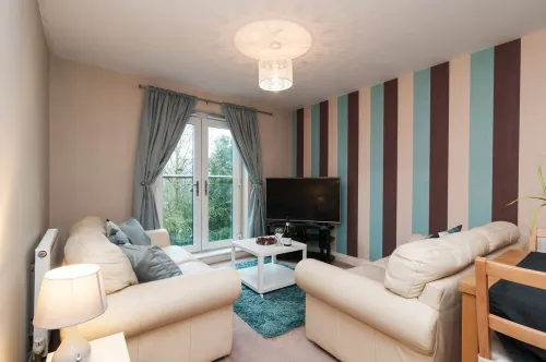 Westside Apartments :Cosy 2 Bed 2 Bath Flat