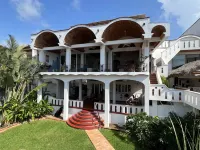 Spacious 2 bedroom oceanfront apartment