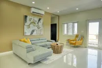 SBS Modern Seaview Villa - 5 Bed/4Bath with Private Pool Hotels in Sandy Bay