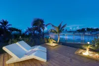 Six View - Beach Front Apartment