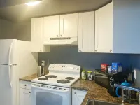 Spacious Stylish Private 2-Bedroom Apartment