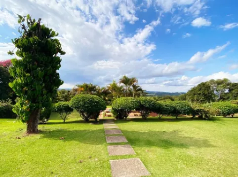 Spacious Country House in Condominium Close to Dam