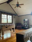 Parade of Homes Cabin w/hot tub, outdoor fireplace, community riverfront! - Træningscentre
