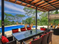 Sea Breeze II Luxury 6 BR Oceanview Estate between Dominical and Manuel Antonio Hotels in Savegre
