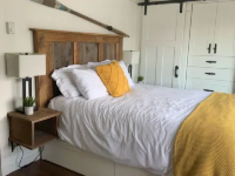 Welcome to the Ocean Front Cowibbean Cottage Hotels in Cowichan Bay