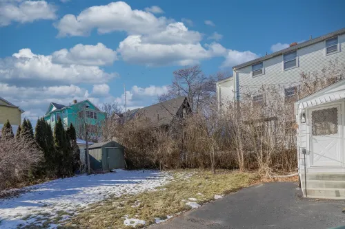 Luxury Home Central to Farmington, Plainville & Downtown New Britain Hotels in New Britain