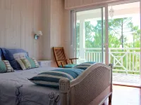 Villa  Carcans Plage 4 A 12 Personnes - Piscine 27° Borne Auto Wifi Hotels in Carcans