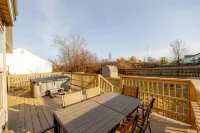 25% Off: Spacious 4 Bedroom-Pet Friendly-Fenced Hotels near Verizon