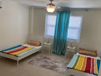 Starboard House: Cozy 2 bedroom apartment on ground floor with rear porch & dock 住宿飯店