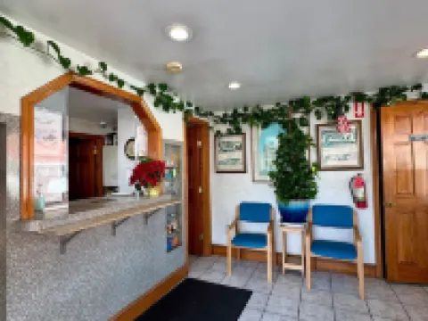 Chisholms Motor Inn Hotels in Saugus