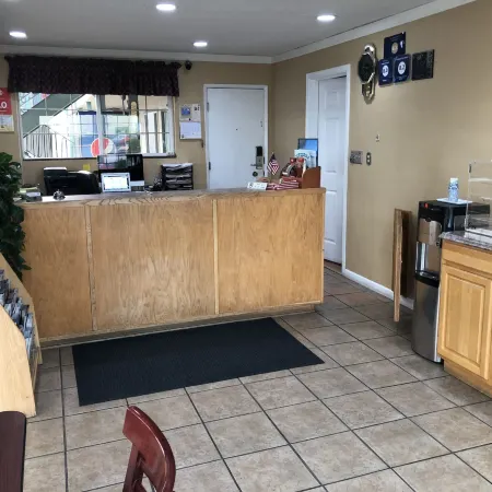 Knights Inn Motel