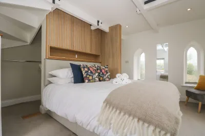 The Tower, 5 Corisande Manor Hotels near Crantock Beach