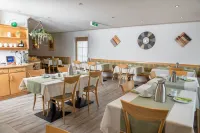 Hotel garni Hopfengold Hotels in Wolnzach