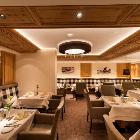 Hotel Bergblick 4 Sterne Superior Отели в г. Фис