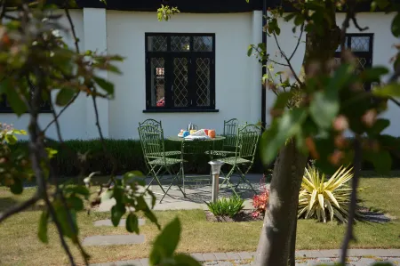 Badminton, Thorpeness Отели рядом с достопримечательностью «The Meare»