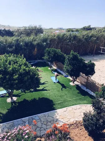 Good Feeling Hostel & Guest House