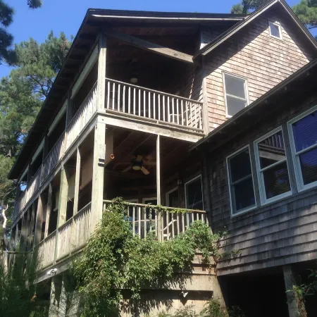 Cypress Moon Inn