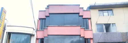 Hostel la Granja Отели рядом с достопримечательностью «DEL VALLE METALCAST FOUNDRY S.A.»