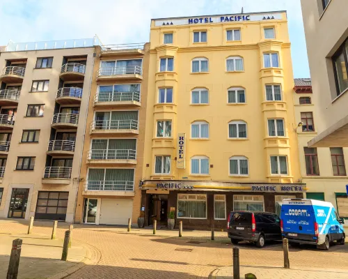 Hotel Pacific Hotel dekat Pantai Ostend