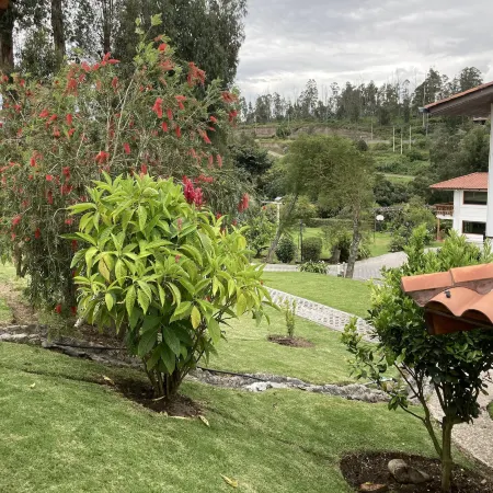 Quito Airport Suites Hotel