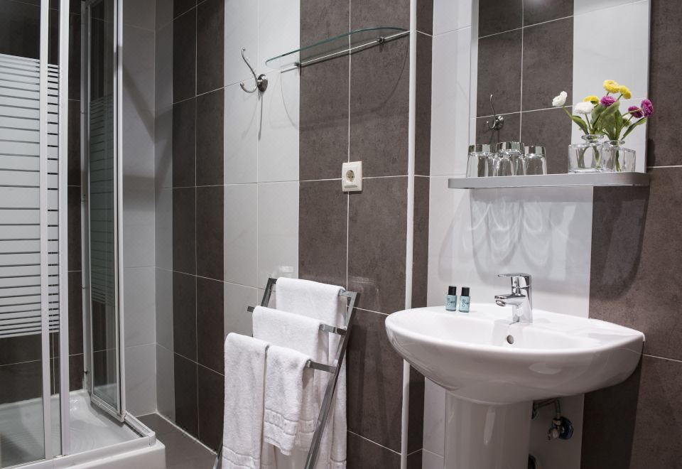 THC 그란 비아 오스텔